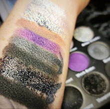 Load image into Gallery viewer, Dracul's Bride Eyeshadow Palette